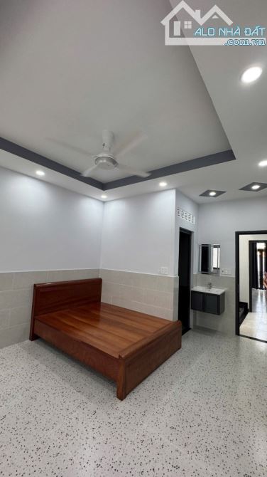 BÁN NHÀ GẦN  MẶT TIỀN TÂY THẠNH - 75M2-4 TẦNG-4PHÒNG NGỦ-5WC-DỌN VÀO Ở NGAY - 3