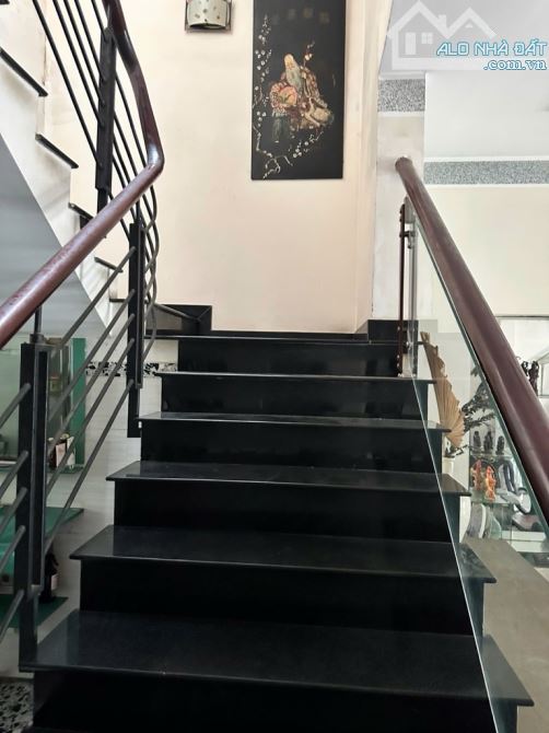 Nhà 3 tầng Mặt tiền đường TÂN CHÁNH HIỆP 08 phường TCH Q12 dt 100,3m2 (5mx20m) Đường 15m - 3