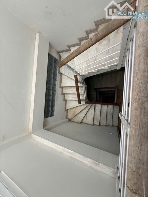 Ba Đình – 5 tầng ô chờ thang máy – full gỗ tự nhiên – 10m ra phố, giá hiếm! - 3