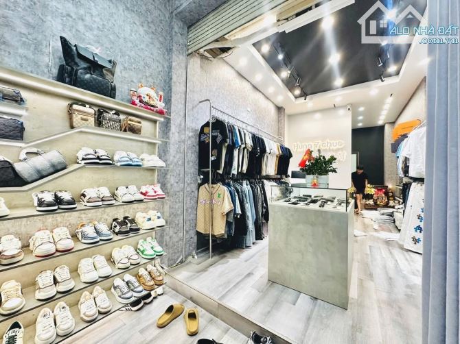 BÁN NHÀ SIÊU DẸP PHỐ ĐÔNG CÁC QUẬN ĐỐNG ĐA-DT 100M2 -GIÁ 35.9 TỶ - 3