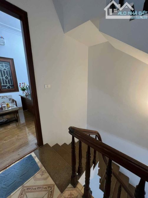 Bán nhà HIẾM Phân Lô Hoàng Cầu - Oto - Thoáng Trước Sau - 3