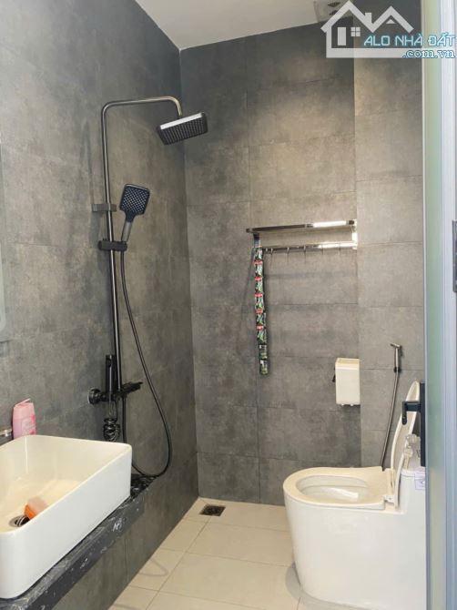 MỘT VỊ TRÍ SÁT SÔNG, ĐƯỜNG ĐI SÂN BAY, TRƯỜNG CHÍNH TRỊ, ĐẤT TĐC AN TOÀN, DƯỚI 7 TỶ RHIẾM - 3