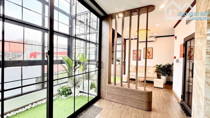 Siêu phẩm 5 tầng gần cầu Chương Dương- Long Biên. DT 70m2 x MT 5.6m, Ô tô vào, giá 13.5 tỷ - 3