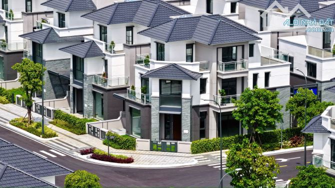Tham quan thực tế khu compound Nhà Phố - Biệt Thự ven sông Quận 2 của Khang Điền - 3