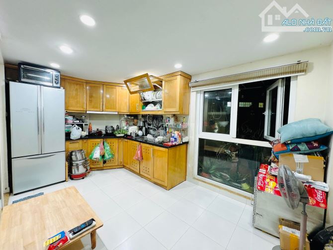 NHÀ ĐẸP LÒ ĐÚC - CÁCH MẶT PHỐ 15M - TRƯỚC NHÀ RỘNG THOÁNG  DT19/23m , 5tầng.Giá 8.5 tỷ ỷ - 3