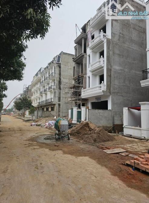 CẦN BÁN CĂN BIỆT THỰ LIỀN KỀ TẠI KHU ĐÔ THỊ THIÊN MÃ - 3