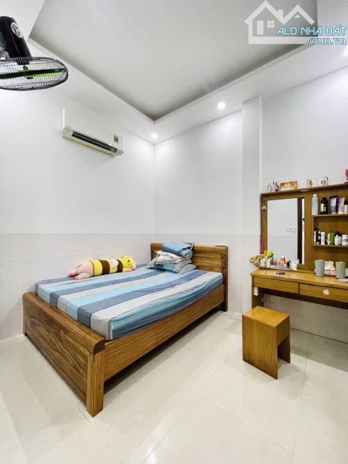 Thạnh Xuân 32 - 64m2 - 2 Tầng - 3 PN - Hẻm 5m - 4.3 Đồng - 3