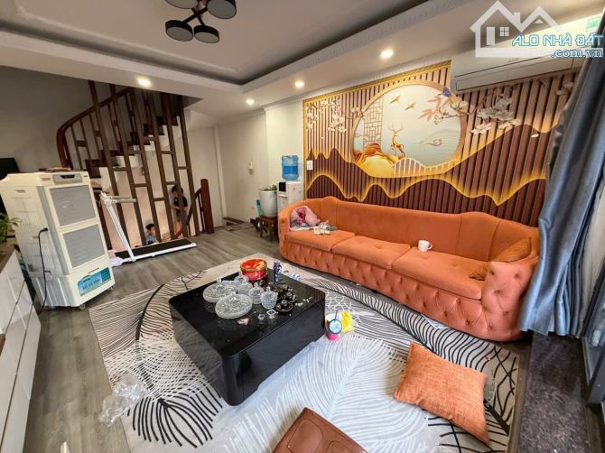 Nhà 32m2 x 6 Tầng Ô Tô Ngay Chợ - Thạch Bàn, Long Biên – 8.3 Tỷ - 3
