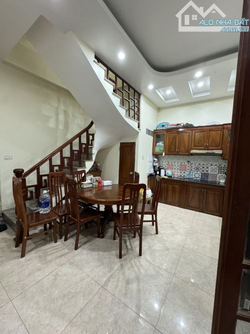 Chính chủ bán nhà 5 tầng đẹp Thổ Quan, Khâm Thiên 28 /33 m² ngõ rộng, gần ô tô - 2