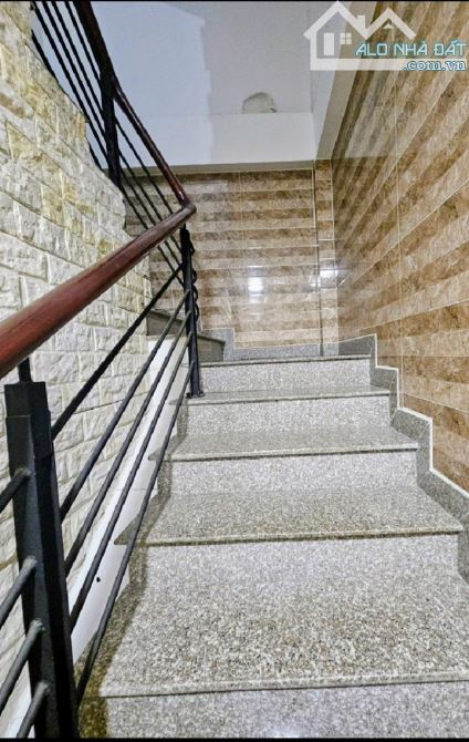 Đường Nguyễn Thị Tần Quận 8 HẺM XE HƠI Ngang 5m Hậu 8m Dài 20m Chủ G.ẤP B.ÁN Nhỉnh 9 Tỷ TL - 3
