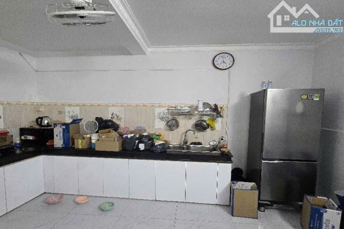 Bán nhà hẻm xe hơi, Lạc Long Quân, Tân Bình, 42 m² (4m x 11m), 2 phòng - Giá 4.2 tỷ TL - 3
