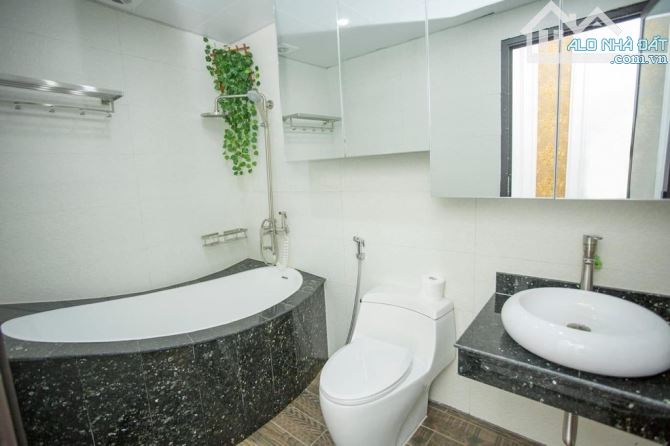 GÀ ĐẺ TRỨNG VÀNG - BUILDING MẶT PHỐ - HAI THOÁNG - HIỆN ĐẠI THANG MÁY - NỘI THẤT ĐẲNG CẤP - 3