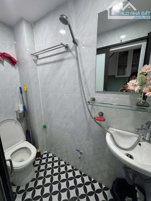 💥💥💥 CỰC HIẾM -TRUNG TÂM ĐỐNG ĐA -NHỈNH 5 TỶ - VỊ TRÍ CỰC ĐẸP - Ô TÔ - KINH DOANH - 3