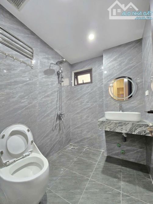 BÁN NHÀ PHÚ MINH 37M2, 6T, LÔ GÓC 2 THOÁNG, CÓ THANG MÁY, Ô TÔ 7 CHỖ ĐỖ CỬA, SỔ ĐỎ ĐẸP - 3