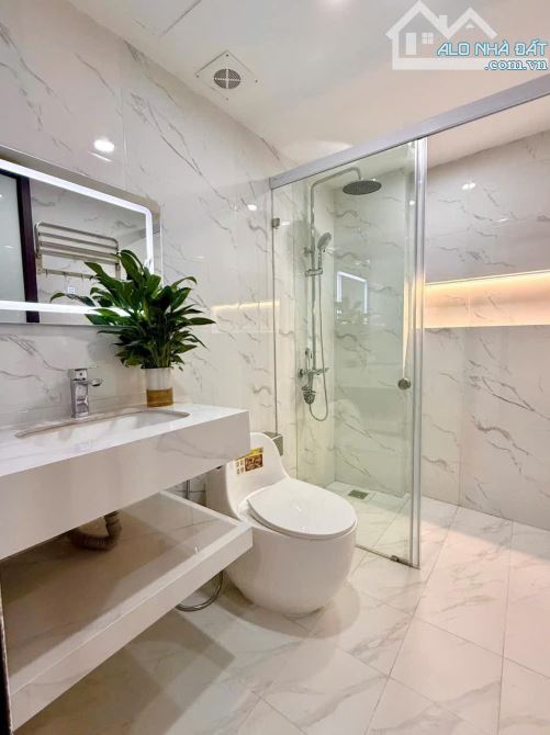 CẦN BÁN NHÀ ĐẸP THANG MÁY NGÕ 73 NGUYỄN LƯƠNG BẰNG - DT 41M2 - 6 TẦNG - MT 4.2M - GIÁ 10.6 - 3