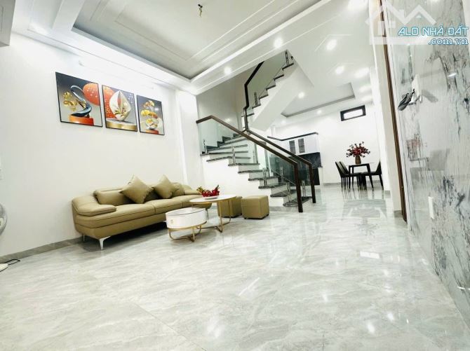 🛖: Bán nhà 3 tầng tại  Đông Hoà, Kiến An  Ô tô vào tận cửa  💸: 265 tỷ (02) - 3