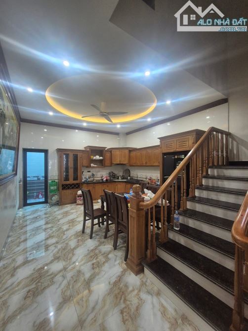 🛖: Bán nhà 4 tầng chung cư lương quán, nam sơn, DT 112m, Đường 12m 💸: 5,2 tỷ (02) - 3