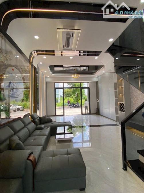 NHÀ Ở NGAY, 60M2 ( 5x12 ), ĐƯỜNG 13M, VỈA HÈ– KDC PHÚC ĐẠT, DĨ AN- HƠN 4 ĐỒNG TL - 3