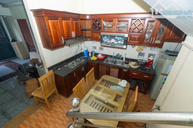 Cho thuê nhà nguyên căn ngõ 90 Đường Nam Dư, Phường Lĩnh Nam, Hoàng Mai. DT 38m x 4 tầng, - 3