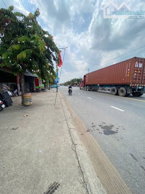 Bán 1 kiot và 30 phòng trọ MT đường ĐT743B p.Dĩ An Tp.Dĩ An chỉ 35ty TL M7368 - 3