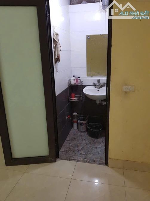 Cho thuê nhà nguyên căn Bắc Cầu- Ngọc Thụy- 50m2- 3 tầng- 6tr - 3