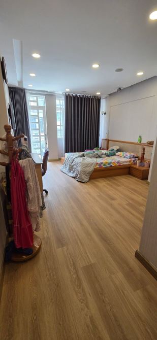 NHÀ MẶT TIỀN KHU BÌNH PHÚ QUẬN 6 VIEW CÔNG VIÊN,72M2(4X18M)4 TẦNG,5PN,KO LỘ GIỚI CHỈ 12xx - 4