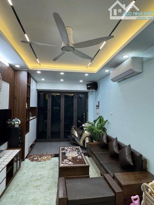 Bán nhà Thanh Xuân- Diện tích 50m2- Nhà dân xây 5 tầng -8 tỉ - 4