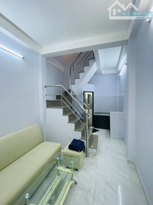 Sư Vạn Hạnh, Quận 10 - 3 Tầng BTCT - Vuông Vức - Chỉ 2.9 Tỷ - 4