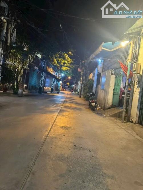 BÁN NHÀ NGAY TRUNG TÂM BÌNH TÂN, HẺM SỐ 2, DT 49M2, 4 TẦNG, 4PN, SỔ HỒNG RIÊNG - GIÁ CHỈ - 4