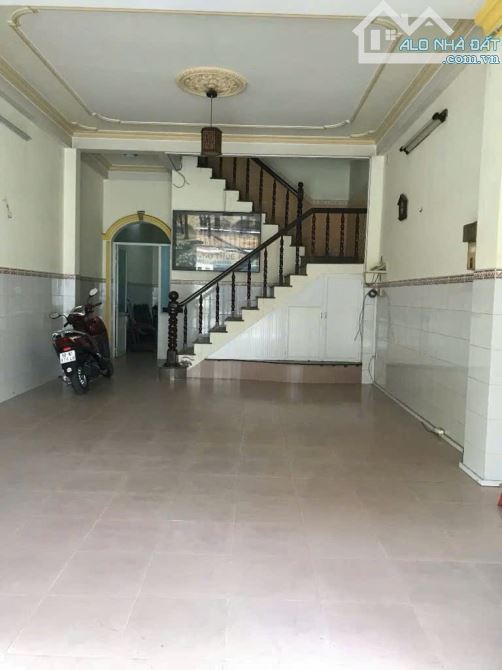 Khu TÊN LỬA Mặt tiền KD Nhà 4 tầng 200m Bệnh viện Quốc Ánh  9tỷ 7 - 4