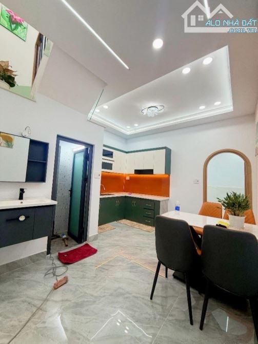 Gò Dầu Tân Phú,2 Tầng, Hẻm 4m, 56m2 (4 x 14) Sát Mặt Tiền ,Giá 5.9 Tỷ TL - 4