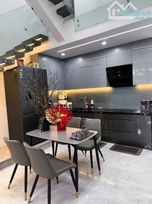 KHÔNG TIN NỔI – NHÀ MT 2 TẦNG CHỈ 2 TỶ – 90M2 – SHR - 4