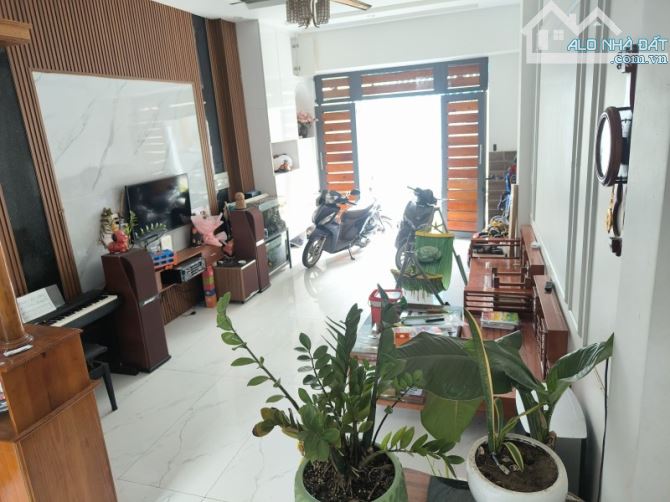 💎 NGAY KHU VIP LIÊN PHƯỜNG – NHÀ 3 TẦNG – HẺM XE HƠI NGỦ TRONG NHÀ – CHỈ 5.72 TỶ 💰 - 4