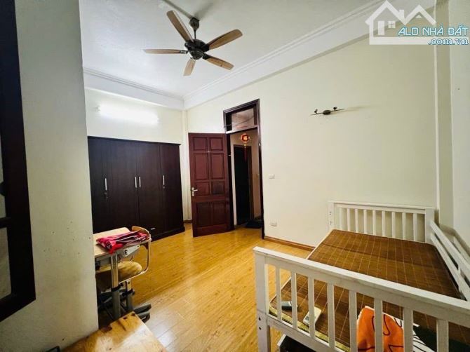 BÁN NHÀ QUỐC TỬ GIÁM ĐỐNG ĐA 40m 3Tầng Mt 3.5m GIÁ 5.2 TỶ NGÕ THÔNG KINH DOANH. - 4