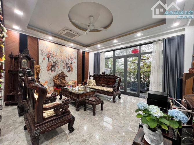 Biệt Thư Mỹ Đình Lô Góc - 3 Mặt Thoáng - 200m x 5 Tầng - Thang Máy - View Công Viên - 4