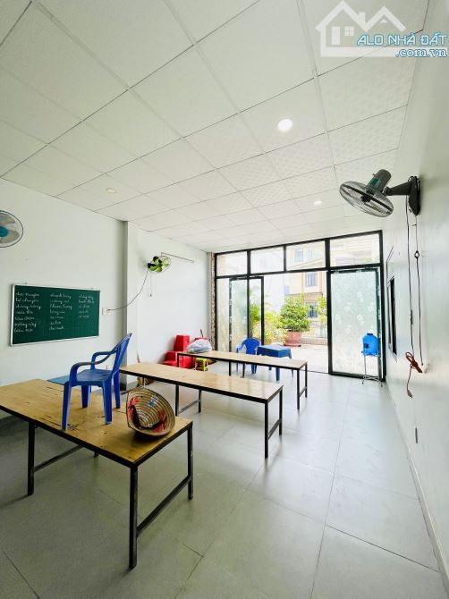 Bán BIỆT THỰ Mặt tiền đường số 10 LINH XUÂN THỦ ĐỨC DT: 185m2 Giá 10.5 Tỷ - 4