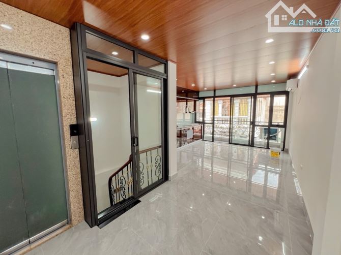Hoàng Văn Thái_ Ô tô tránh – gara – thang máy – hàng xóm văn minh. Giá trị xứng tầm - 4