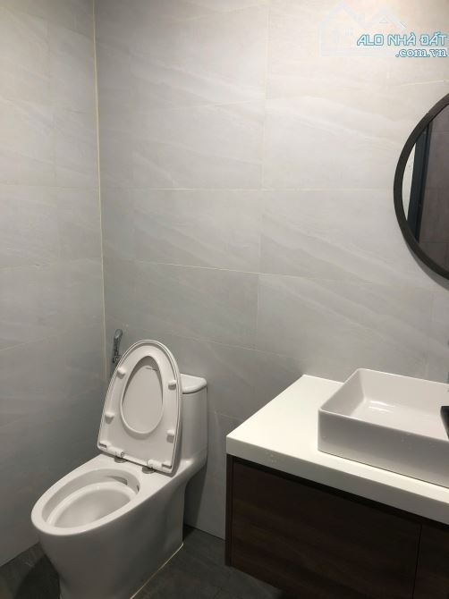 bán nhà 3 tầng sang trọng, thiết kế phong cách châu âu. Vào ở ngay ! - 4