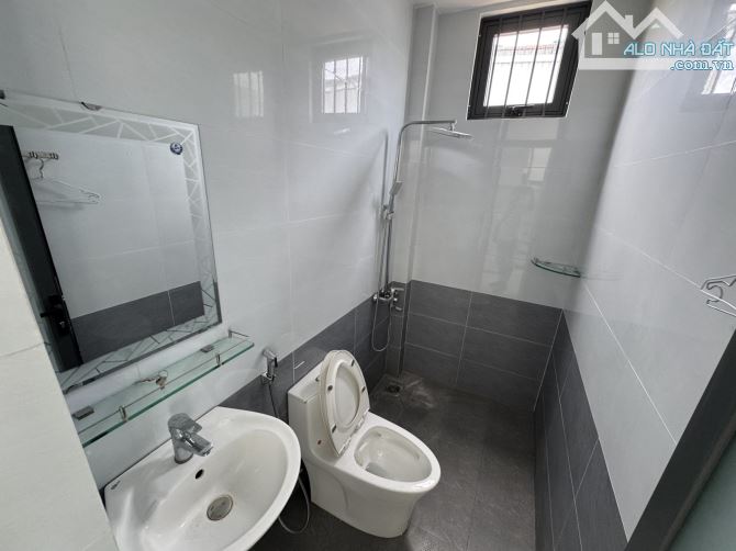 🏡Bán nhà 3 tầng mới mặt tiền đường số 4 Thích Quảng Đức gần vòng xoay Phong Châu, đường r - 4