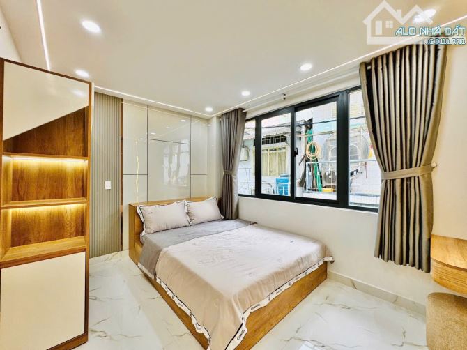 NHÀ MỚI CÁCH MT 15m TRUNG TÂM PHÚ NHUẬN NGAY HUỲNH VĂN BÁNH 4T6 - 4