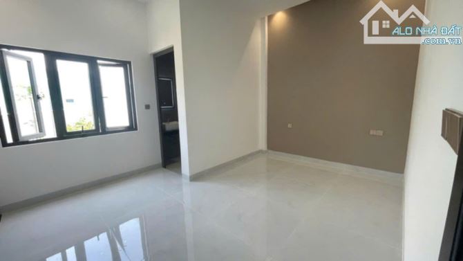 MỘT VỊ TRÍ SÁT SÔNG, ĐƯỜNG ĐI SÂN BAY, TRƯỜNG CHÍNH TRỊ, ĐẤT TĐC AN TOÀN, DƯỚI 7 TỶ RHIẾM - 4