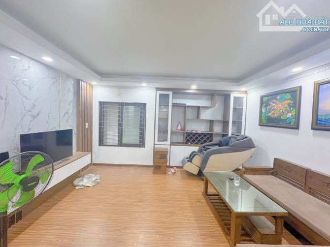 Nhà đẹp, ngõ rộng thông thoáng, gần hồ, DT 48m2, giá bán 10.2 tỷ có thương lượng - 4