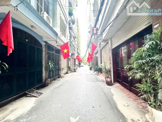 Nhà Đẹp Cổ Nhuế - Ngõ Thông - Gần Mặt Phố - 50m2 - 4 Tầng, 4 Ngủ - Tiện Ích Ngập Tràn - 4
