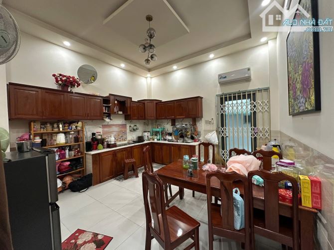 BÁN NHÀ 2 LẦU ĐƯỜNG A2 KDC HƯNG PHÚ SỔ HỒNG HOÀN CÔNG - 4