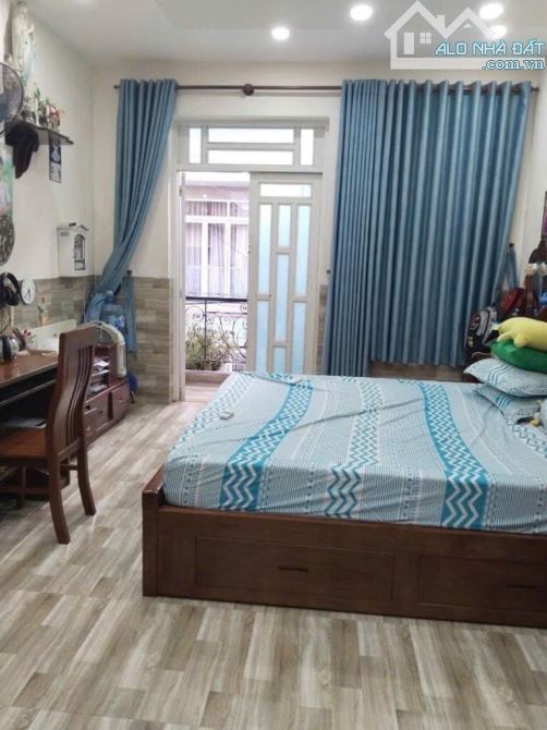 * Bình Tân. Đường 12. Đối diện Gamuda gần Aeon Tân Phú. 4x17. 4 tầng. 8.x tỏi. - 4