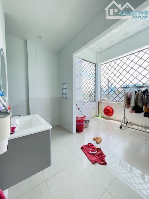 Thạnh Xuân 32 - 64m2 - 2 Tầng - 3 PN - Hẻm 5m - 4.3 Đồng - 4