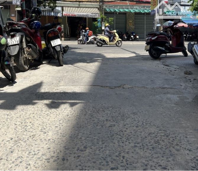 ► Kiệt Ô tô thông, sát MT Núi Thành, 51m2, 3 tầng, 3PN, KD, 4.5 tỷ - 4