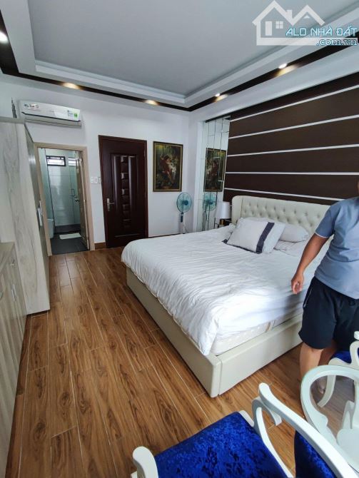 bán nhà Đường Lê Văn Sỹ, phường 12 ,quận 3 .DT:61m2 .5 tầng .9p .Giá 12.5 tỷ - 4
