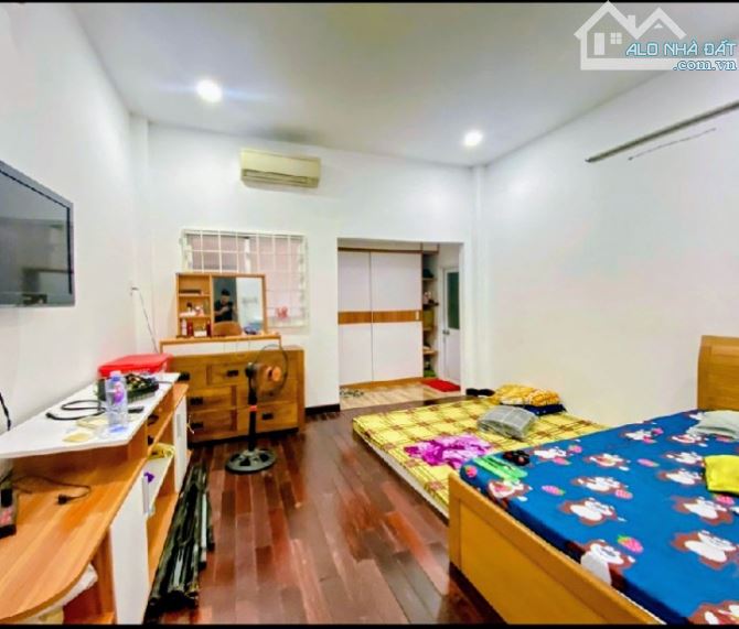 Đường Nguyễn Thị Tần Quận 8 HẺM XE HƠI Ngang 5m Hậu 8m Dài 20m Chủ G.ẤP B.ÁN Nhỉnh 9 Tỷ TL - 4