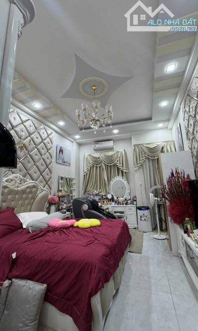 HXH Cao Lỗ, P.4, Q.8, DT: 4 X 16m, hai lầu mới đẹp, giá 8 tỷ 7. - 4